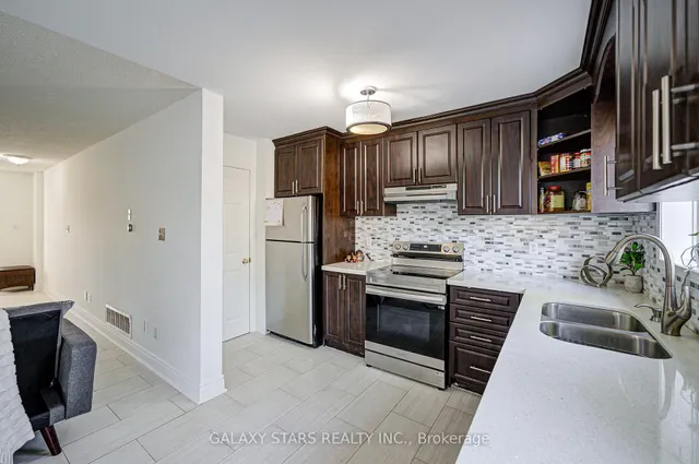 Additional image 22 of 1049 Kennedy Circ