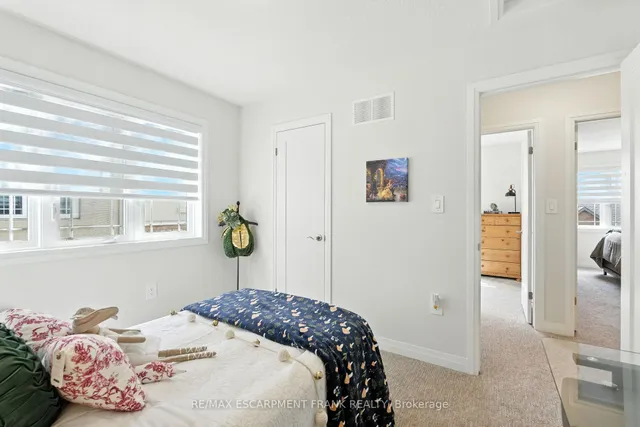 Additional image 37 of 9 Laguna Village Cres