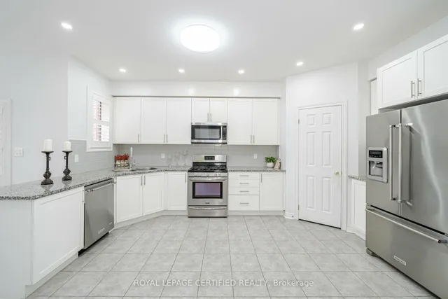 Additional image 11 of 335 Bessborough Dr