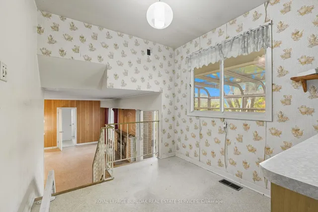 Additional image 16 of 264 Camelot Dr