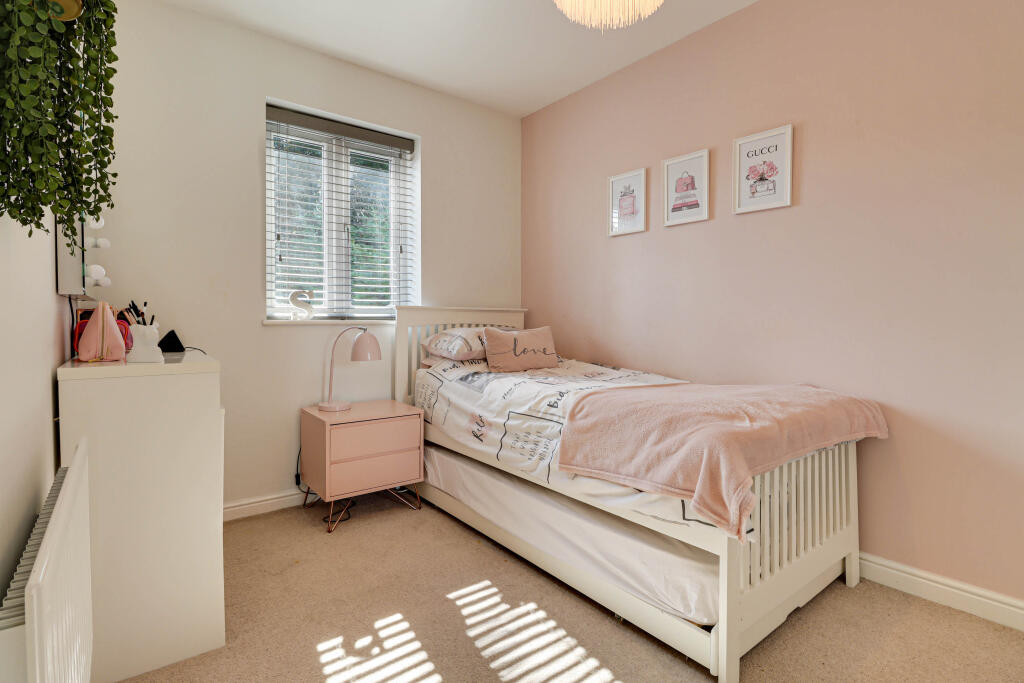 Additional image 17 of Laburnum Grove, St. Albans, Hertfordshire, AL2