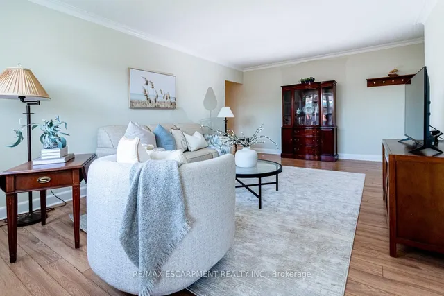 Additional image 20 of 824 Brant St Unit 8