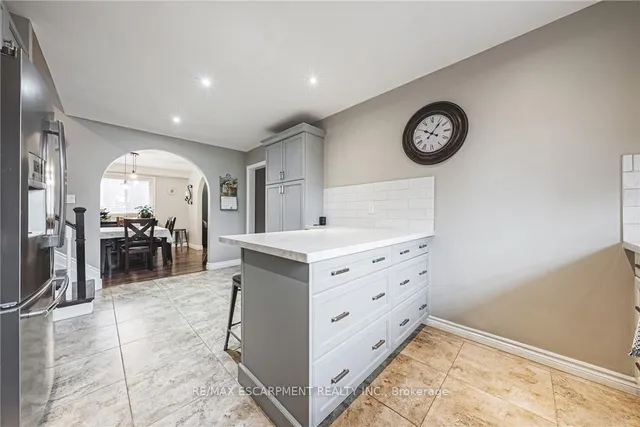 Additional image 16 of 477 Queen Victoria Dr