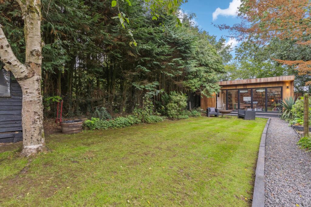 Additional image 24 of Pickford Road, Markyate, Hertfordshire