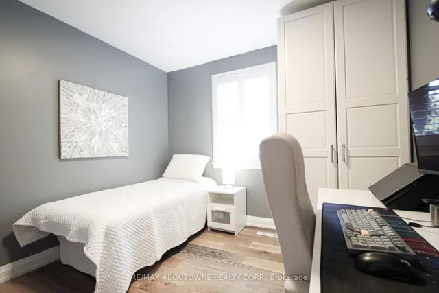 Additional image 22 of 2105 Maplewood Dr