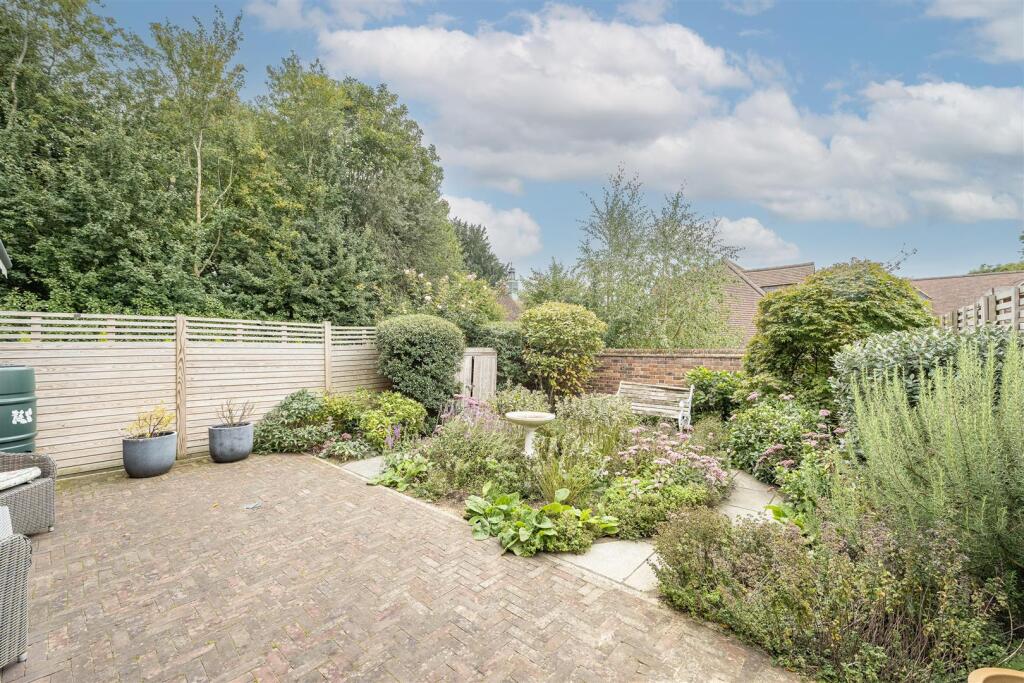 Additional image 12 of Gibbs Close, Harpenden