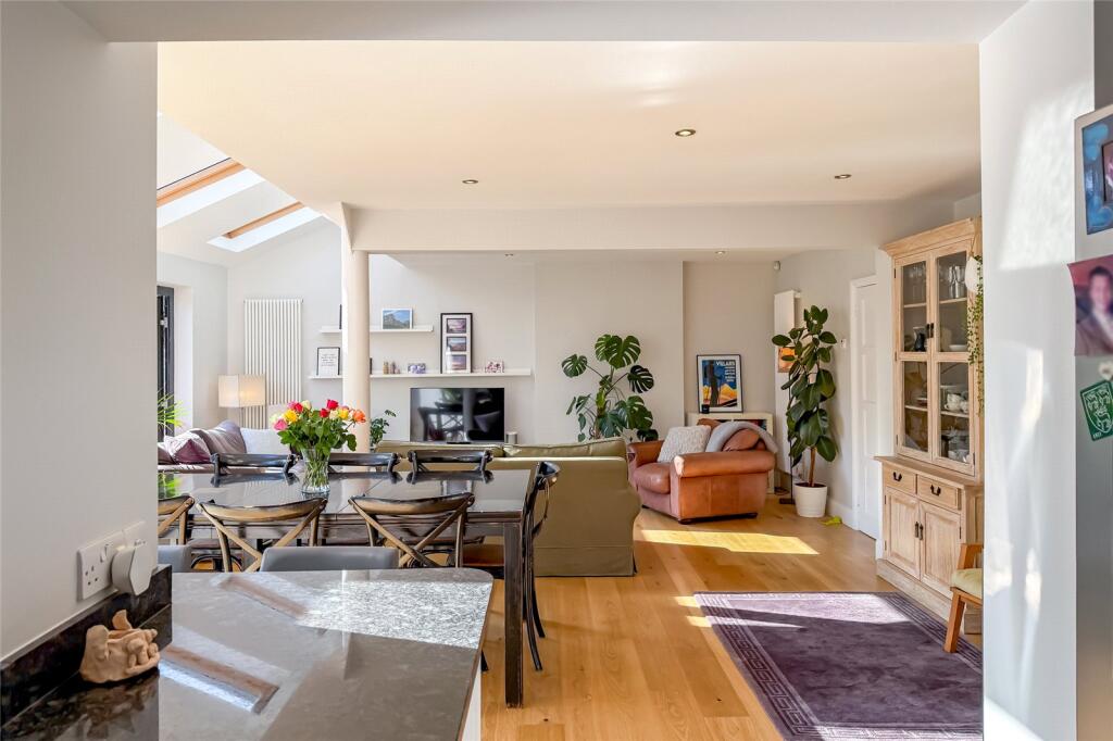 Additional image 22 of Bloomfield Road, Harpenden, Hertfordshire, AL5