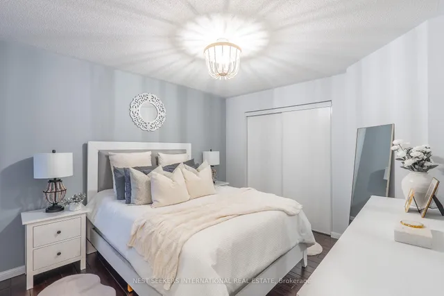 Additional image 17 of 7 Suitor Crt