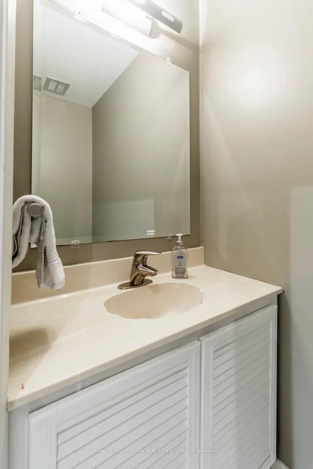 Additional image 7 of 1556 Kerns Rd Unit 3