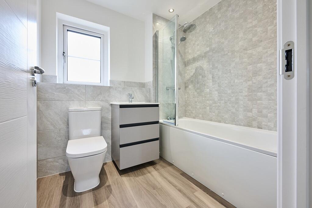 Additional image 13 of Bullens Green Lane,
Colney Heath,
AL4 0QR