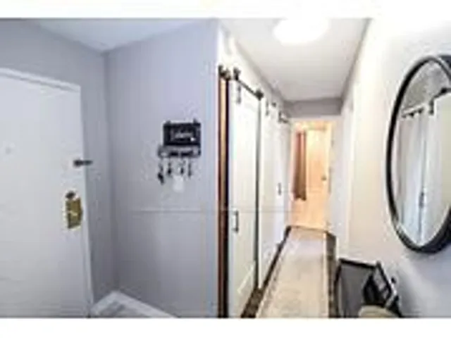 Additional image 33 of 75 Glenburn Crt Unit 811