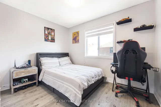 Additional image 36 of 1570 Cartwright Cres