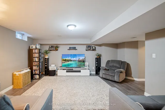 Additional image 40 of 24 MACBEAN Cres