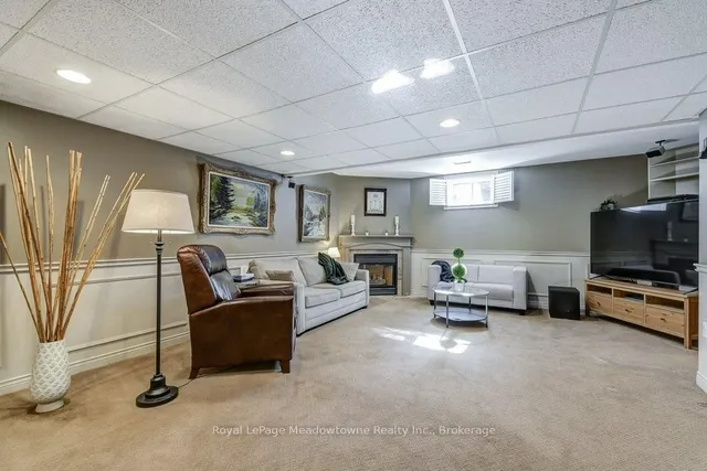 Additional image 28 of 61 Duncan Ave