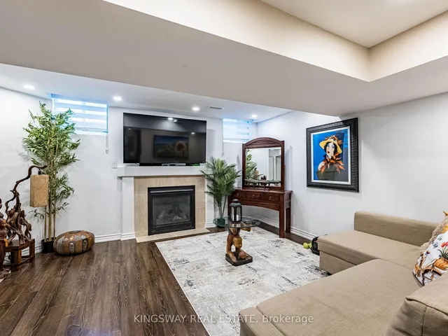 Additional image 31 of 539 Caverhill Cres