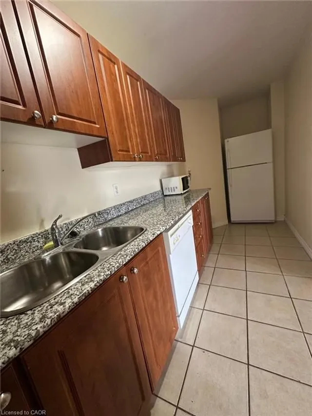 Additional image 8 of 135 James St Unit 409