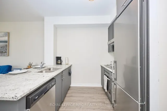 Additional image 9 of 600 North Service Rd Unit 221