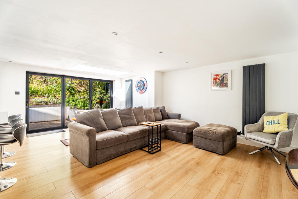 Additional image 9 of Wroxham Way, Harpenden, Hertfordshire, AL5