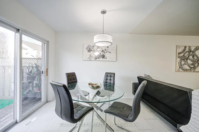 Additional image 17 of 1049 Kennedy Circ