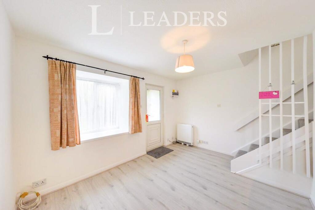 Additional image 3 of Harness Way