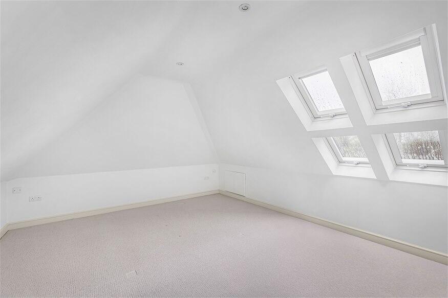 Additional image 14 of Roundwood Park, Harpenden, AL5