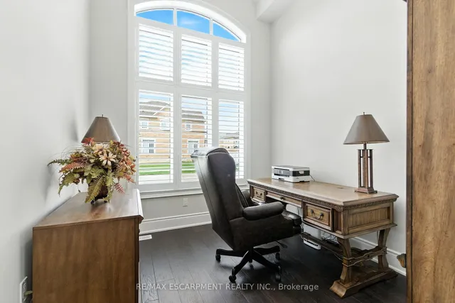 Additional image 4 of 15 Robarts Dr