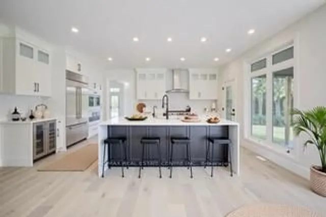 Additional image 14 of 20 Stokes Tr