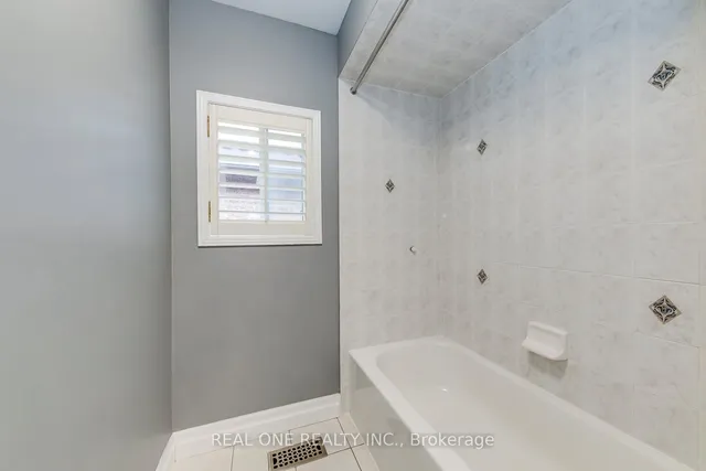 Additional image 32 of 5803 Page Cres