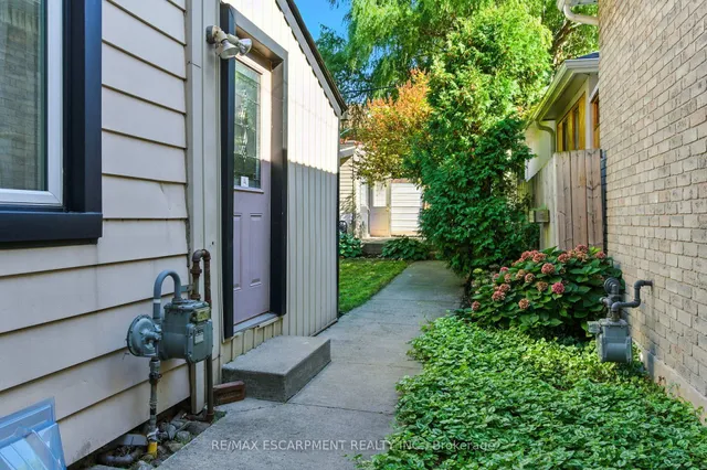 Additional image 28 of 78 OAK Ave