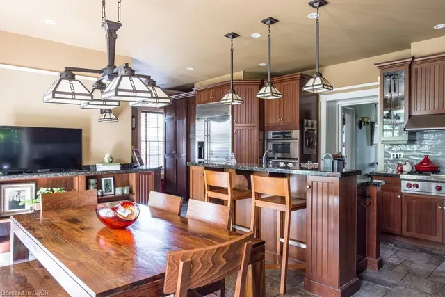 Additional image 11 of 77 Claremont Dr