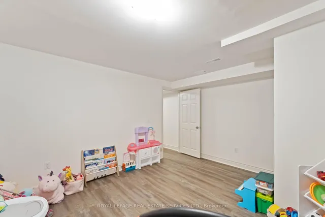 Additional image 37 of 28 Babcock St