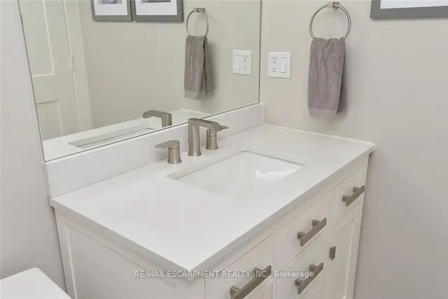 Additional image 23 of 2035 Appleby Line Unit 103