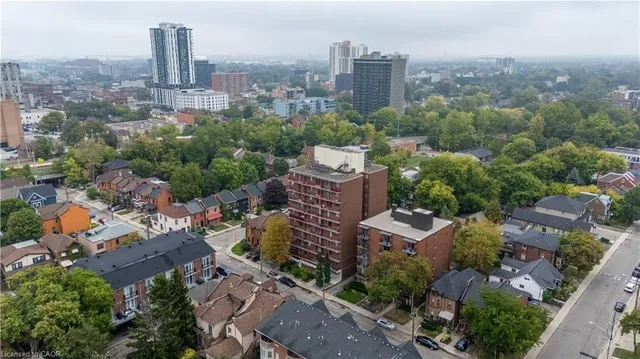 141 Catharine St Unit 204