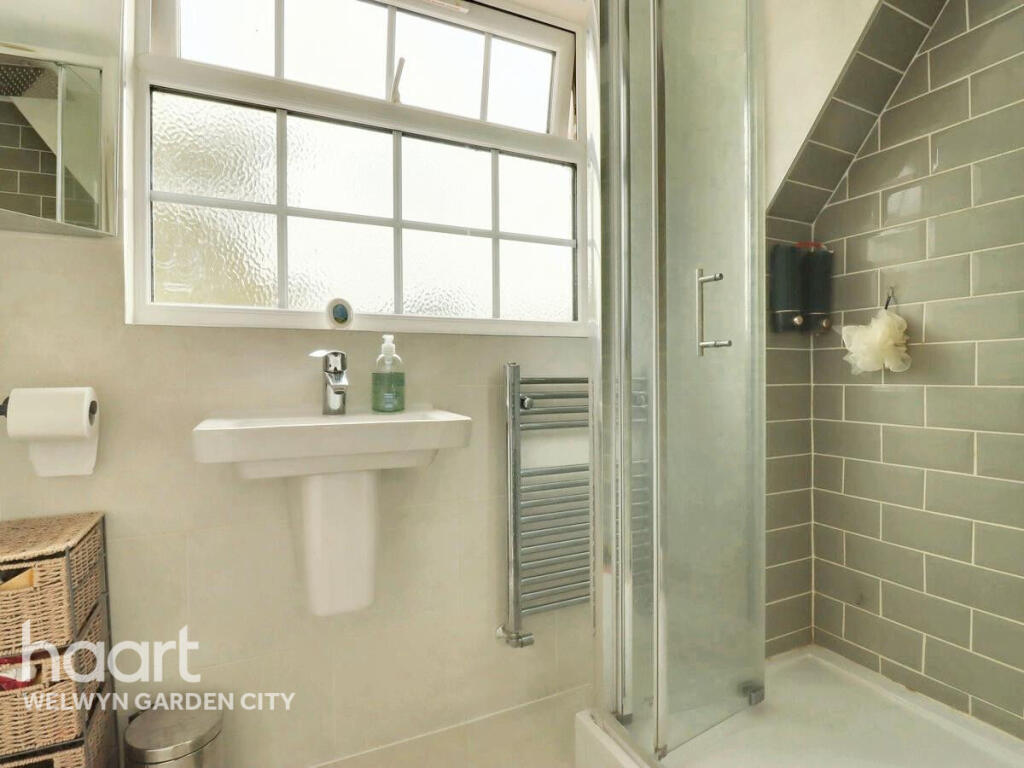 Additional image 25 of Peartree Lane, Welwyn Garden City