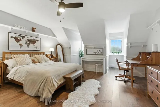 Additional image 31 of 24 Meander Clse