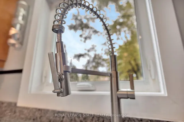 Additional image 14 of 121 King St