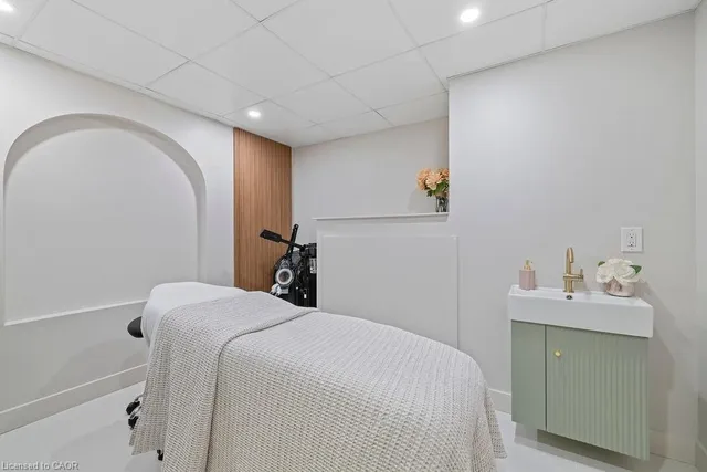 Additional image 40 of 55 Thames Way