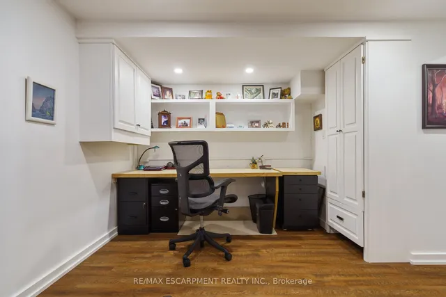 Additional image 34 of 353 Park St