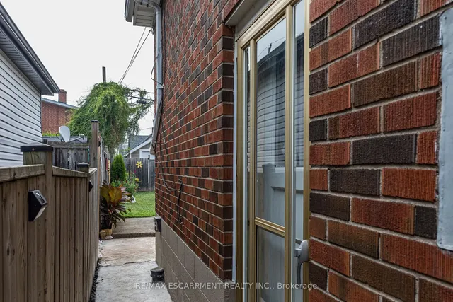 Additional image 35 of 118 Julian Ave