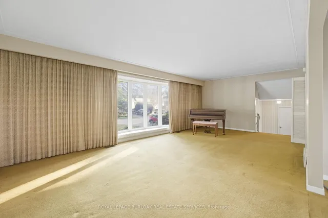 Additional image 5 of 264 Camelot Dr