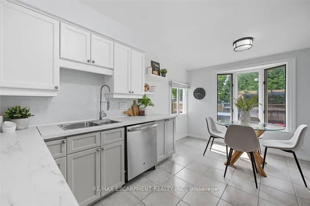 Additional image 22 of 641 HOLT Dr