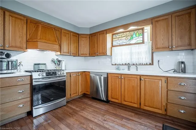 Additional image 17 of 100 Albion Falls Blvd