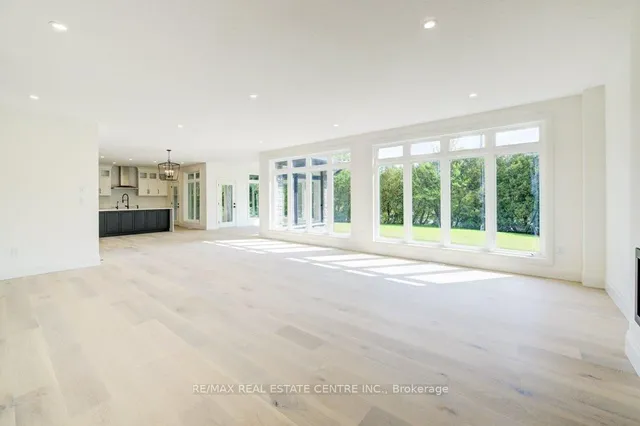 Additional image 29 of 20 Stokes Tr