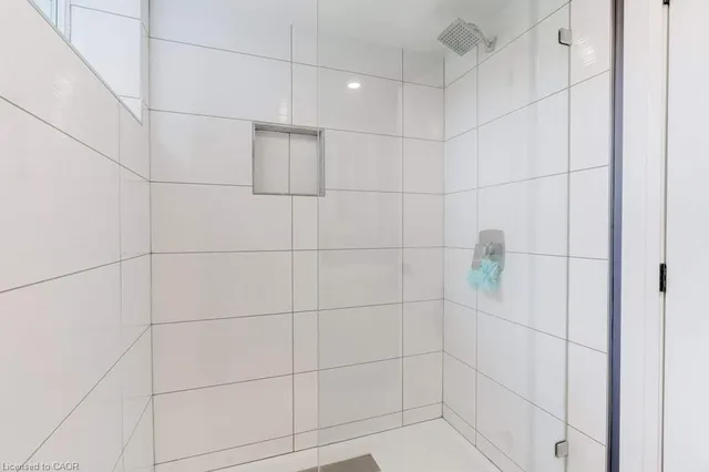 Additional image 21 of 29 Brian Blvd