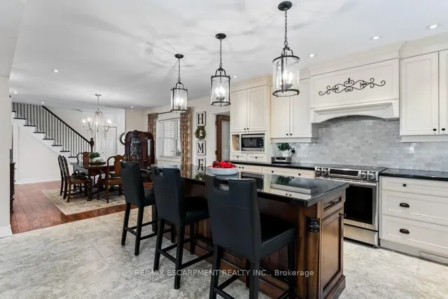 Additional image 12 of 196 Dundas St