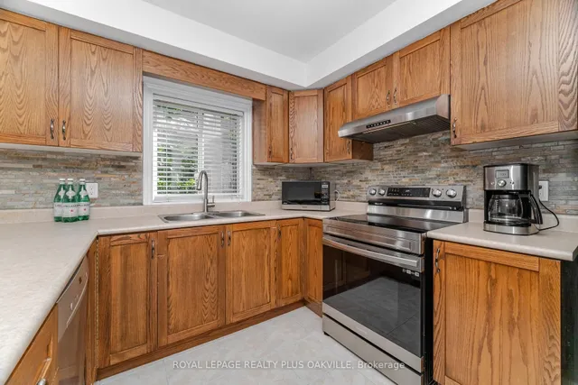 Additional image 20 of 1248 Guelph Line Unit 5