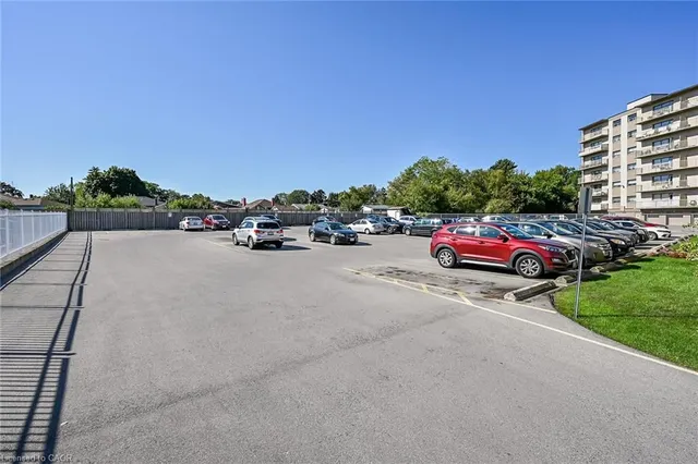 Additional image 38 of 510 Queenston Rd Unit 404