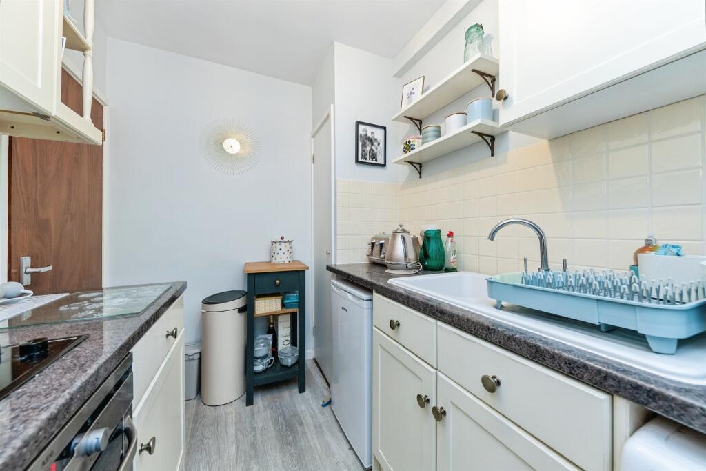 Additional image 16 of Park Close, Hatfield