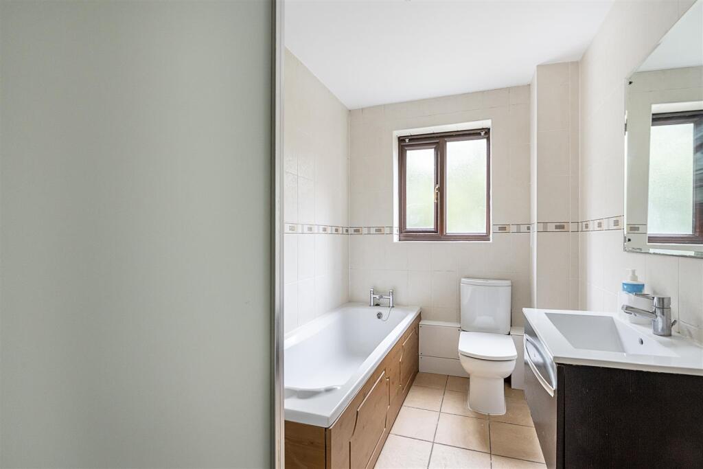 Additional image 8 of White Hedge Drive, St Albans