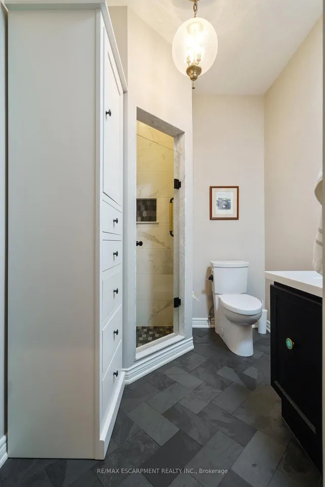 Additional image 32 of 353 Park St